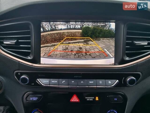 Серый Хендай Ioniq, объемом двигателя 0 л и пробегом 137 тыс. км за 12950 $, фото 32 на Automoto.ua