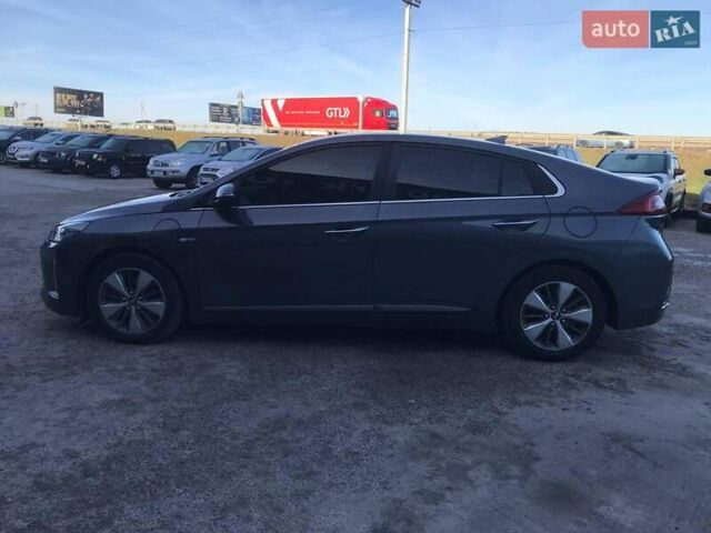 Серый Хендай Ioniq, объемом двигателя 1.6 л и пробегом 165 тыс. км за 15990 $, фото 2 на Automoto.ua