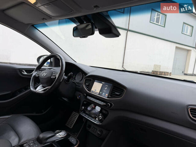 Серый Хендай Ioniq, объемом двигателя 0 л и пробегом 87 тыс. км за 13500 $, фото 9 на Automoto.ua
