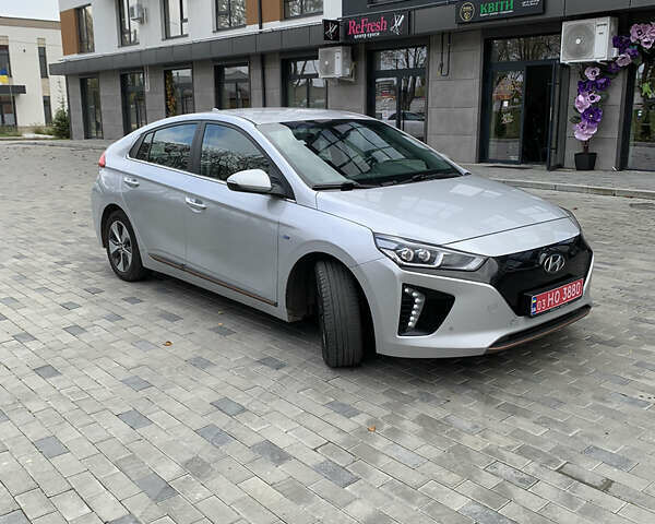 Серый Хендай Ioniq, объемом двигателя 0 л и пробегом 123 тыс. км за 13500 $, фото 1 на Automoto.ua