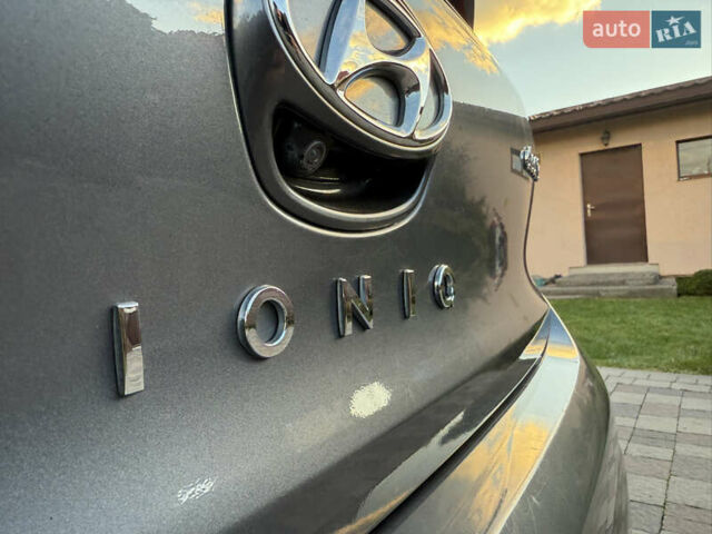 Серый Хендай Ioniq, объемом двигателя 0 л и пробегом 109 тыс. км за 13899 $, фото 43 на Automoto.ua