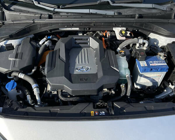 Сірий Хендай Ioniq, об'ємом двигуна 0 л та пробігом 121 тис. км за 12800 $, фото 19 на Automoto.ua