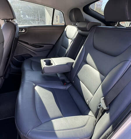 Серый Хендай Ioniq, объемом двигателя 0 л и пробегом 182 тыс. км за 15550 $, фото 11 на Automoto.ua