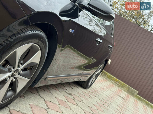 Серый Хендай Ioniq, объемом двигателя 0 л и пробегом 107 тыс. км за 12499 $, фото 44 на Automoto.ua