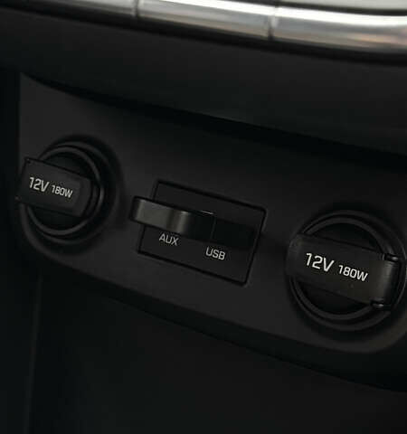 Сірий Хендай Ioniq, об'ємом двигуна 0 л та пробігом 166 тис. км за 11300 $, фото 12 на Automoto.ua