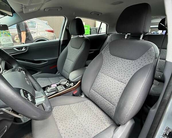 Серый Хендай Ioniq, объемом двигателя 0 л и пробегом 109 тыс. км за 14000 $, фото 5 на Automoto.ua