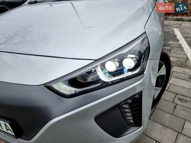 Серый Хендай Ioniq, объемом двигателя 0 л и пробегом 137 тыс. км за 12950 $, фото 4 на Automoto.ua
