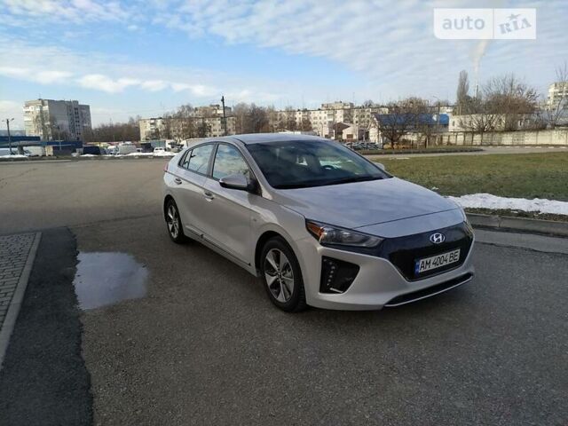 Серый Хендай Ioniq, объемом двигателя 0 л и пробегом 50 тыс. км за 25900 $, фото 15 на Automoto.ua