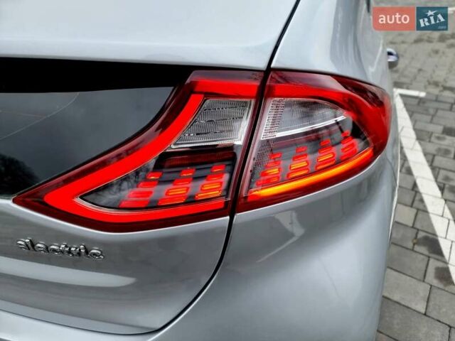 Серый Хендай Ioniq, объемом двигателя 0 л и пробегом 137 тыс. км за 12950 $, фото 12 на Automoto.ua