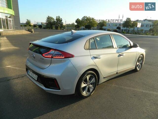 Сірий Хендай Ioniq, об'ємом двигуна 0 л та пробігом 91 тис. км за 13300 $, фото 10 на Automoto.ua