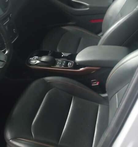 Сірий Хендай Ioniq, об'ємом двигуна 0 л та пробігом 120 тис. км за 13000 $, фото 17 на Automoto.ua