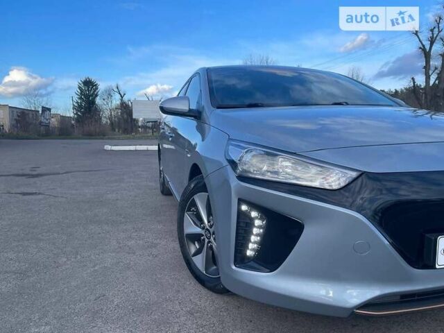 Серый Хендай Ioniq, объемом двигателя 0 л и пробегом 115 тыс. км за 12800 $, фото 12 на Automoto.ua