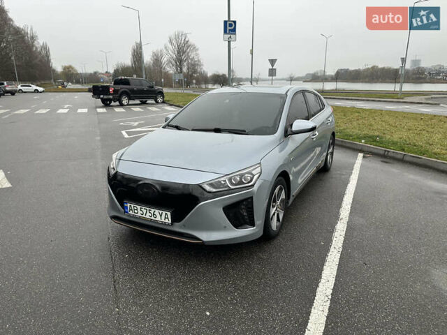 Сірий Хендай Ioniq, об'ємом двигуна 0 л та пробігом 148 тис. км за 13600 $, фото 2 на Automoto.ua