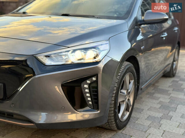 Серый Хендай Ioniq, объемом двигателя 0 л и пробегом 109 тыс. км за 13899 $, фото 7 на Automoto.ua