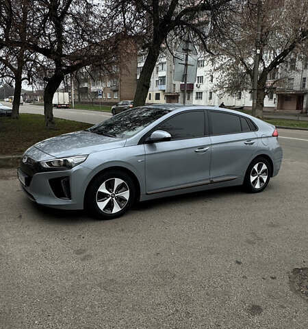 Сірий Хендай Ioniq, об'ємом двигуна 0 л та пробігом 166 тис. км за 11300 $, фото 2 на Automoto.ua