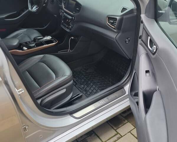 Хендай Ioniq 2018 в Виннице на Automoto.ua Серый Хендай Ioniq, объемом двигателя 0 л и пробегом 93 тыс. км за 15300 $, фото 13 на Automoto.ua