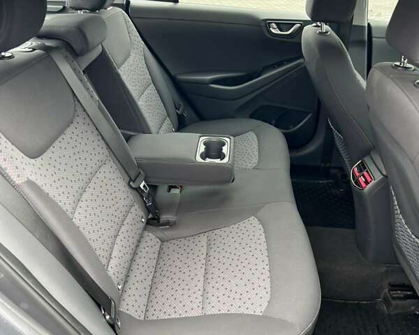 Серый Хендай Ioniq, объемом двигателя 0 л и пробегом 86 тыс. км за 13500 $, фото 15 на Automoto.ua