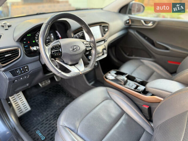 Серый Хендай Ioniq, объемом двигателя 0 л и пробегом 109 тыс. км за 13899 $, фото 20 на Automoto.ua