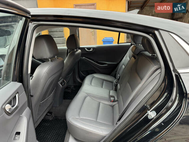 Серый Хендай Ioniq, объемом двигателя 0 л и пробегом 107 тыс. км за 12499 $, фото 15 на Automoto.ua