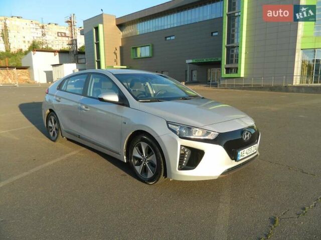 Сірий Хендай Ioniq, об'ємом двигуна 0 л та пробігом 91 тис. км за 13300 $, фото 7 на Automoto.ua
