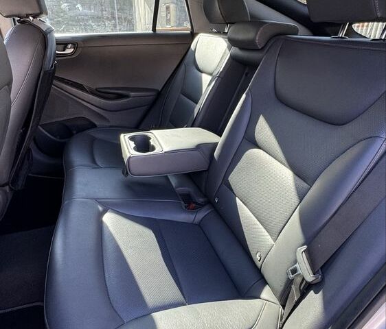 Хендай Ioniq 2018 в Запорожье на Automoto.ua Серый Хендай Ioniq, объемом двигателя 0 л и пробегом 182 тыс. км за 15550 $, фото 7 на Automoto.ua