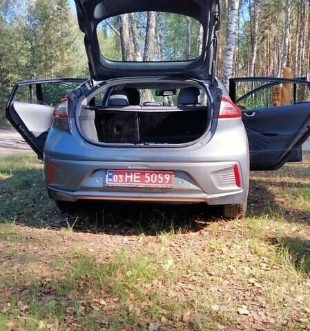 Серый Хендай Ioniq, объемом двигателя 0 л и пробегом 198 тыс. км за 13800 $, фото 8 на Automoto.ua