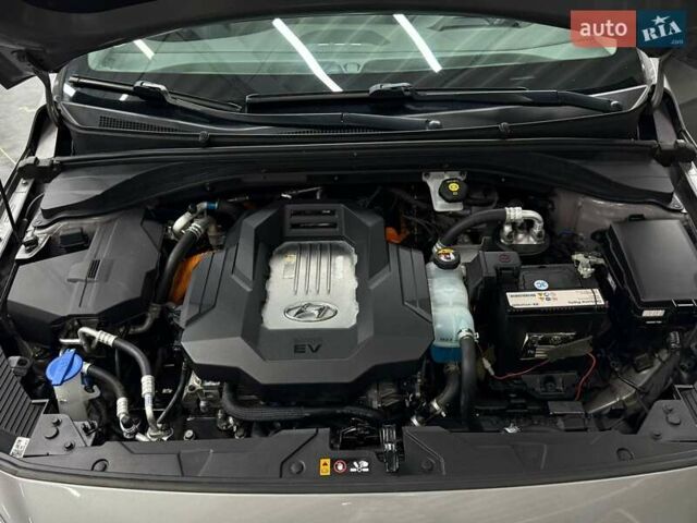 Серый Хендай Ioniq, объемом двигателя 0 л и пробегом 132 тыс. км за 15732 $, фото 10 на Automoto.ua