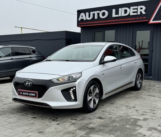 Сірий Хендай Ioniq, об'ємом двигуна 0 л та пробігом 143 тис. км за 12999 $, фото 8 на Automoto.ua