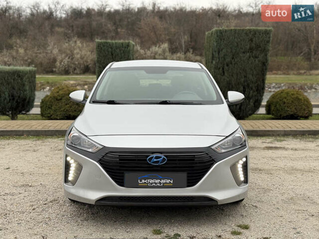 Сірий Хендай Ioniq, об'ємом двигуна 1.6 л та пробігом 88 тис. км за 14899 $, фото 5 на Automoto.ua