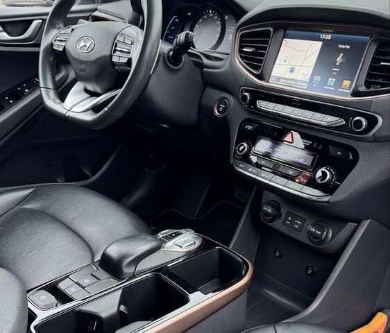 Сірий Хендай Ioniq, об'ємом двигуна 0 л та пробігом 143 тис. км за 12999 $, фото 21 на Automoto.ua