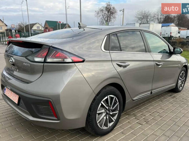 Сірий Хендай Ioniq, об'ємом двигуна 0 л та пробігом 110 тис. км за 14300 $, фото 5 на Automoto.ua