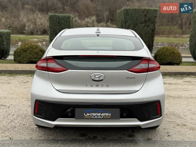 Сірий Хендай Ioniq, об'ємом двигуна 1.6 л та пробігом 88 тис. км за 14899 $, фото 6 на Automoto.ua
