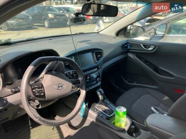 Сірий Хендай Ioniq, об'ємом двигуна 0 л та пробігом 201 тис. км за 8700 $, фото 3 на Automoto.ua