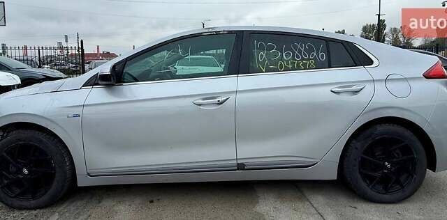 Сірий Хендай Ioniq, об'ємом двигуна 0 л та пробігом 125 тис. км за 6700 $, фото 5 на Automoto.ua