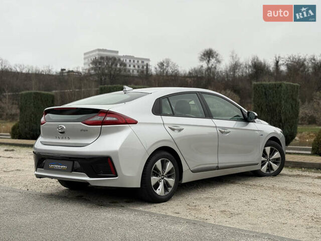 Сірий Хендай Ioniq, об'ємом двигуна 1.6 л та пробігом 88 тис. км за 14899 $, фото 11 на Automoto.ua