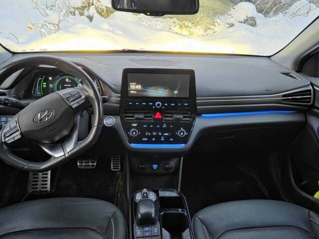 Сірий Хендай Ioniq, об'ємом двигуна 0 л та пробігом 101 тис. км за 14900 $, фото 7 на Automoto.ua