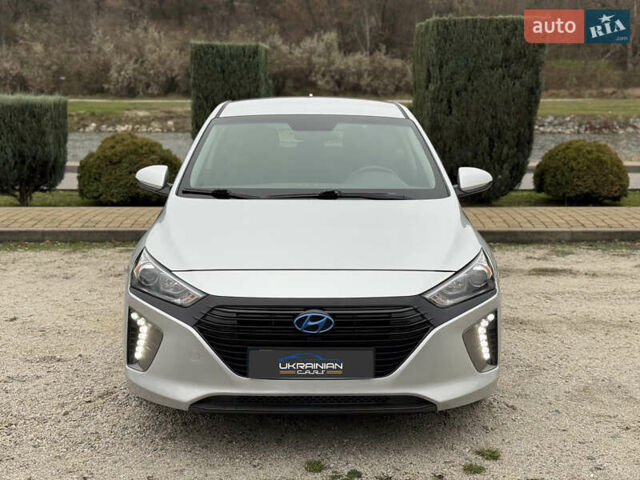 Сірий Хендай Ioniq, об'ємом двигуна 1.6 л та пробігом 88 тис. км за 14899 $, фото 4 на Automoto.ua