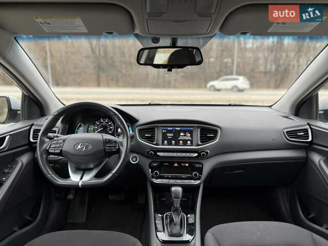 Сірий Хендай Ioniq, об'ємом двигуна 1.6 л та пробігом 88 тис. км за 14899 $, фото 27 на Automoto.ua