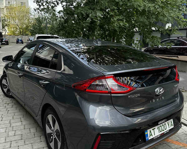 Серый Хендай Ioniq, объемом двигателя 0 л и пробегом 91 тыс. км за 15200 $, фото 2 на Automoto.ua