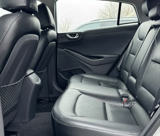 Сірий Хендай Ioniq, об'ємом двигуна 0 л та пробігом 143 тис. км за 12999 $, фото 15 на Automoto.ua