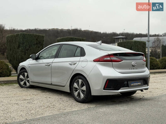 Сірий Хендай Ioniq, об'ємом двигуна 1.6 л та пробігом 88 тис. км за 14899 $, фото 8 на Automoto.ua
