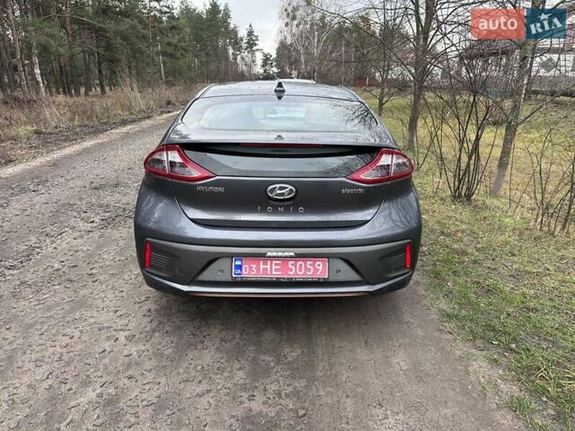 Серый Хендай Ioniq, объемом двигателя 0 л и пробегом 198 тыс. км за 12999 $, фото 2 на Automoto.ua