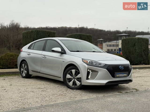 Сірий Хендай Ioniq, об'ємом двигуна 1.6 л та пробігом 88 тис. км за 14899 $, фото 3 на Automoto.ua