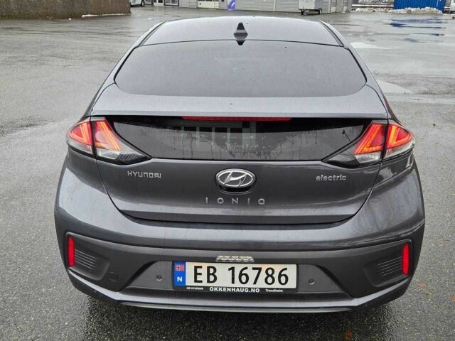 Сірий Хендай Ioniq, об'ємом двигуна 0 л та пробігом 101 тис. км за 14900 $, фото 3 на Automoto.ua
