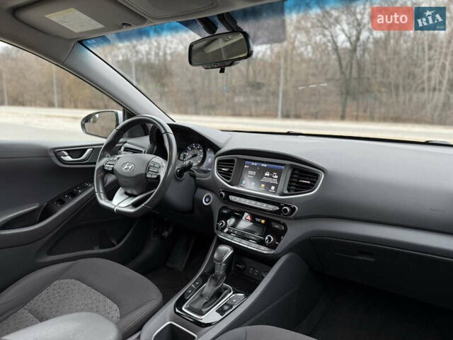 Сірий Хендай Ioniq, об'ємом двигуна 1.6 л та пробігом 88 тис. км за 14899 $, фото 26 на Automoto.ua