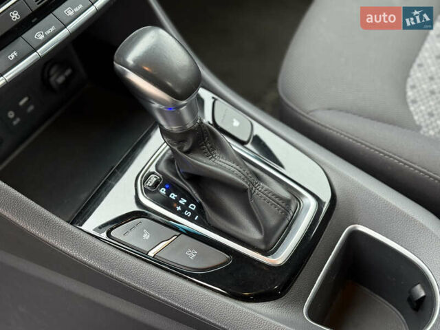 Сірий Хендай Ioniq, об'ємом двигуна 1.6 л та пробігом 88 тис. км за 14899 $, фото 16 на Automoto.ua