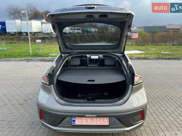 Сірий Хендай Ioniq, об'ємом двигуна 0 л та пробігом 110 тис. км за 14300 $, фото 18 на Automoto.ua