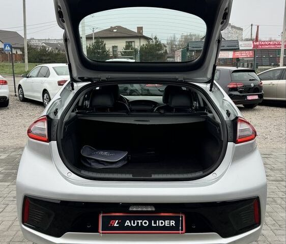 Сірий Хендай Ioniq, об'ємом двигуна 0 л та пробігом 143 тис. км за 12999 $, фото 5 на Automoto.ua