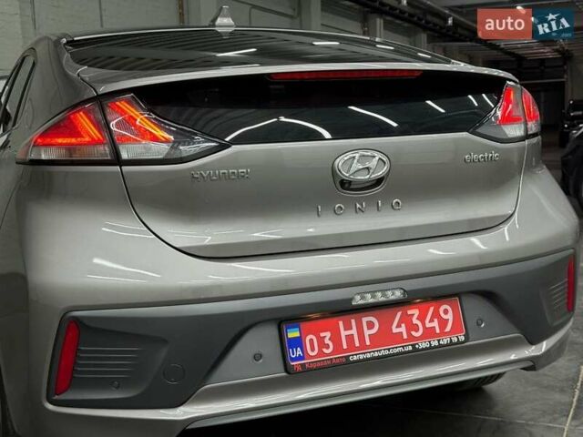Серый Хендай Ioniq, объемом двигателя 0 л и пробегом 132 тыс. км за 15732 $, фото 6 на Automoto.ua