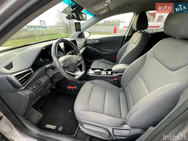 Сірий Хендай Ioniq, об'ємом двигуна 0 л та пробігом 110 тис. км за 14300 $, фото 11 на Automoto.ua
